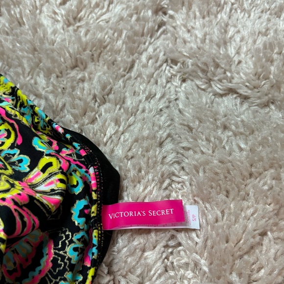 Victoria’s Secret bikini bottoms size small - Picture 3 of 3